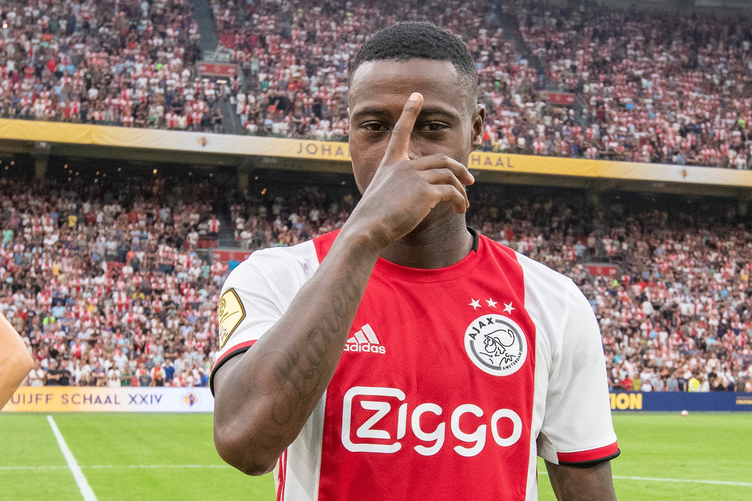 Promes op tijd fit voor Ajax - APOEL