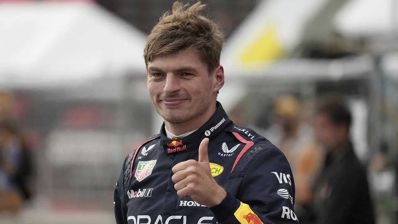 Max Verstappen wint GP van Azerbeidzjan en loopt in op uitgevallen klassementsleider Oscar Piastri