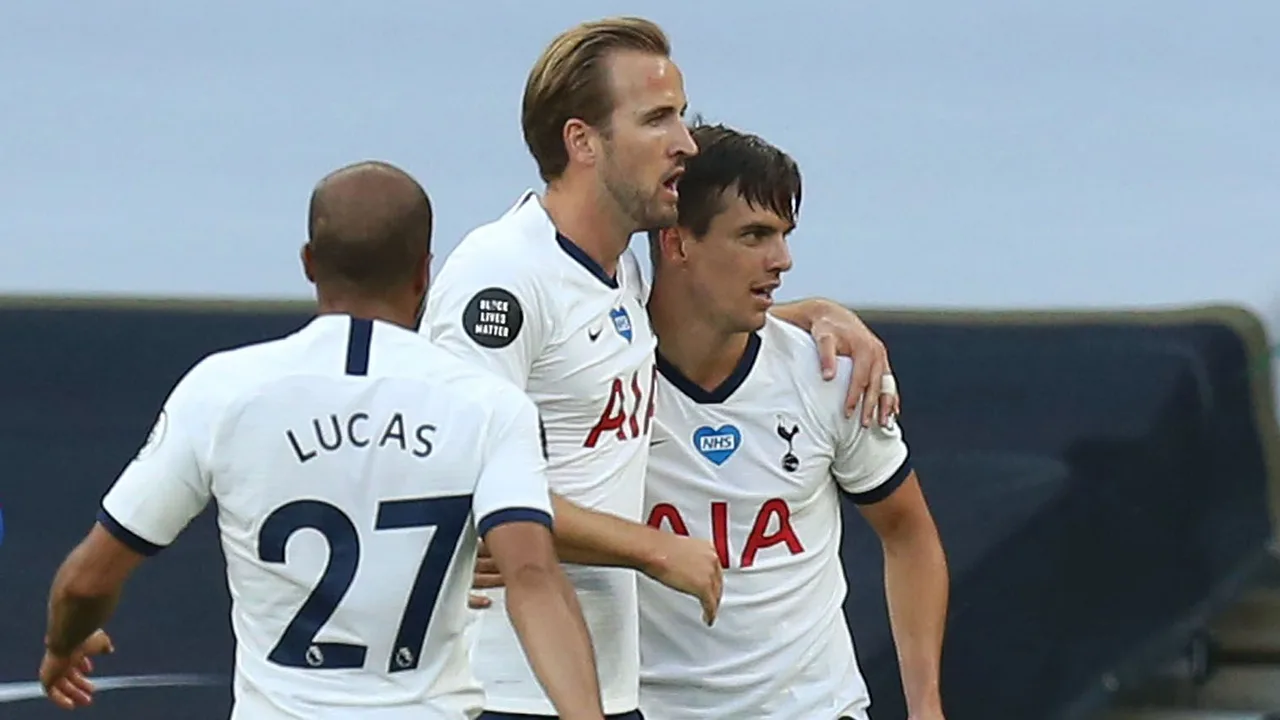 Tottenham blijft na magere zege in de race om Europees voetbal