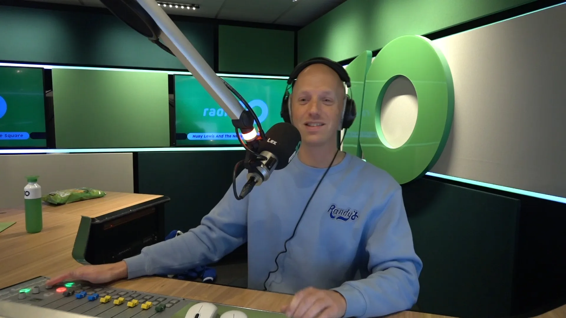 Raymond Mens kan wel lachen om mening van Twan Huys