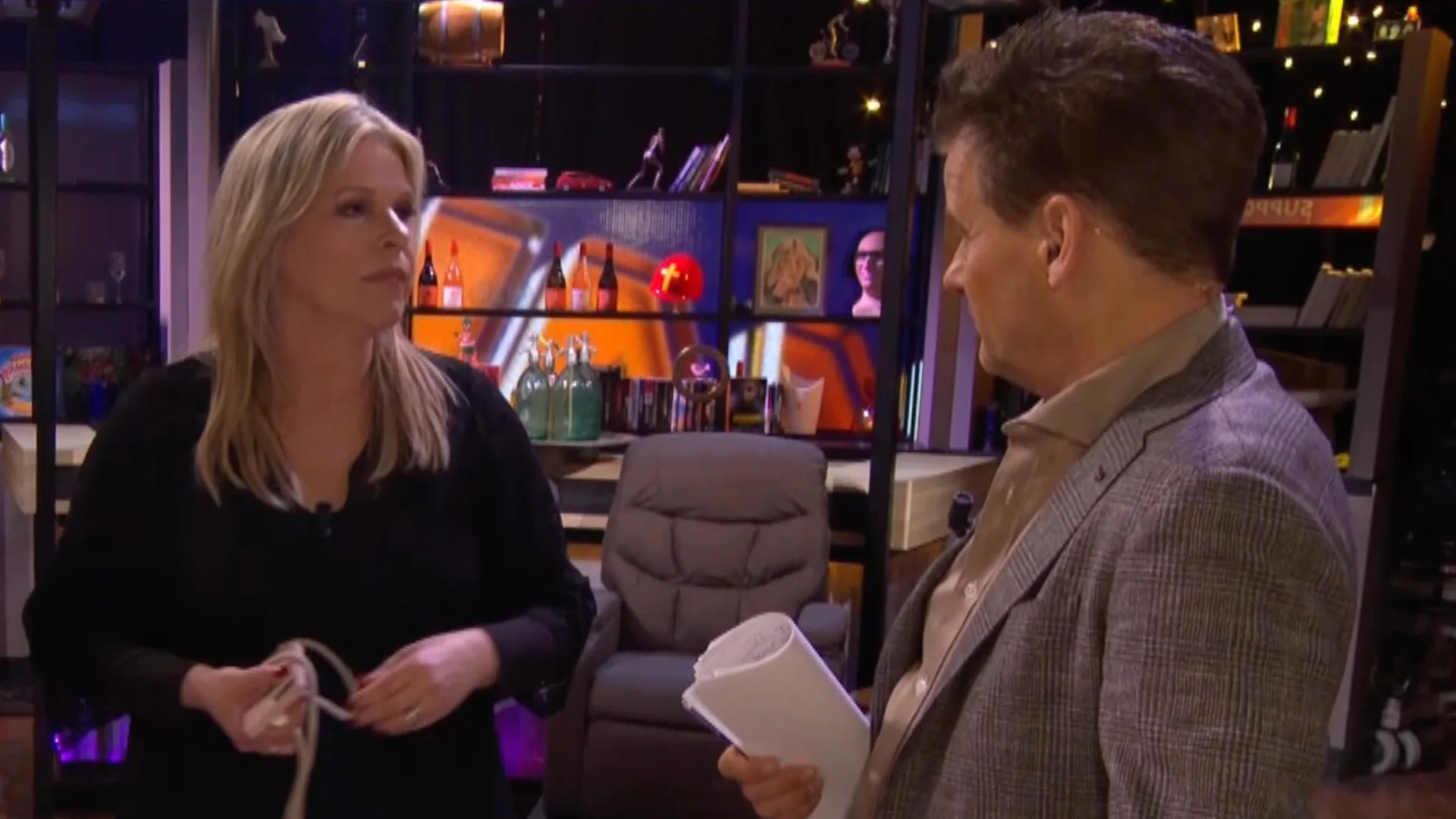 Wilfred windt zich op In de Wandelgangen: 'Waar gaat dit over, Tina?!'