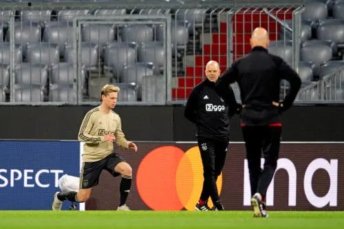 Ajacied De Jong nog onzeker voor duel met AZ