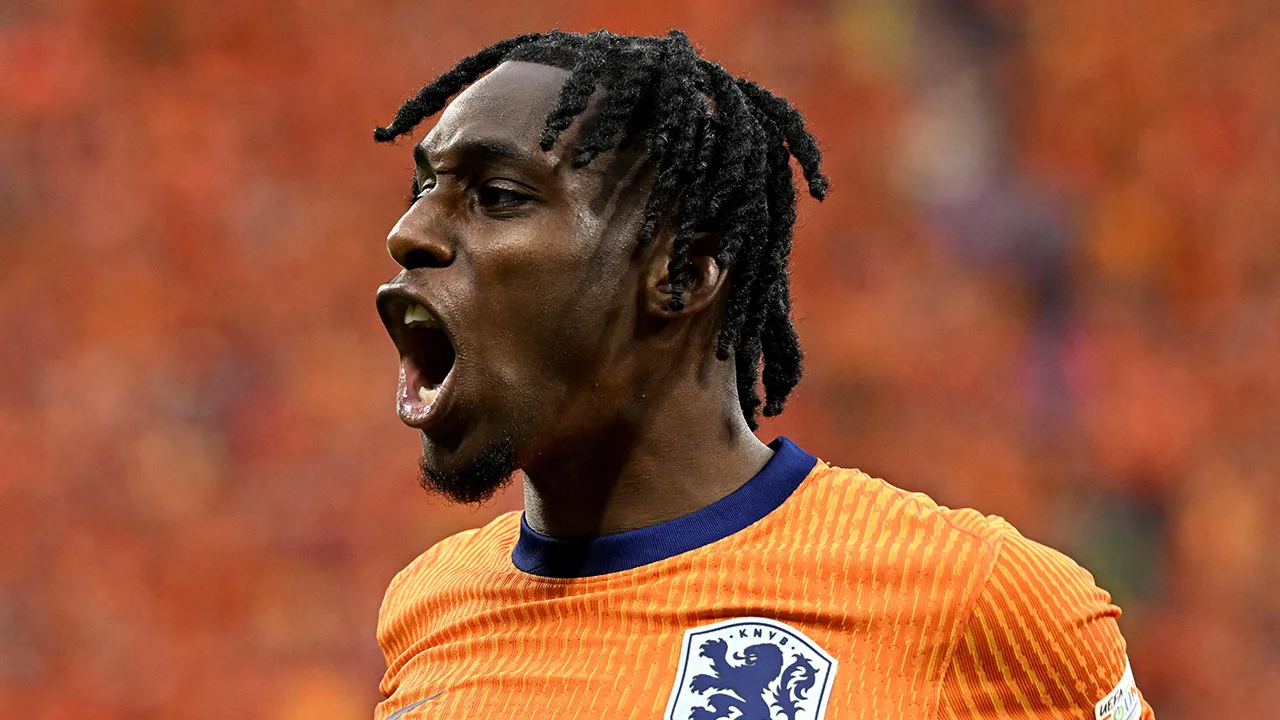 Officieel: Jeremie Frimpong verruilt Bayer Leverkusen voor Liverpool