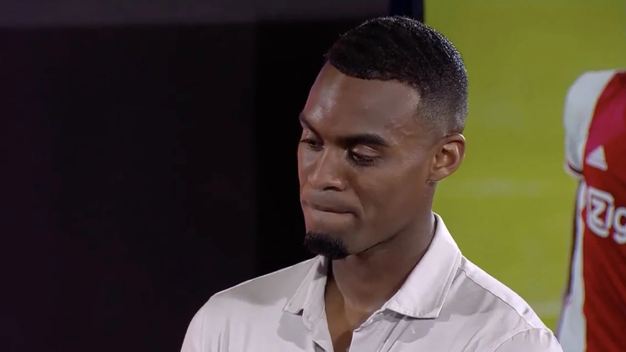 Gravenberch geraakt door speech van zijn moeder bij uitreiking van Talent-award