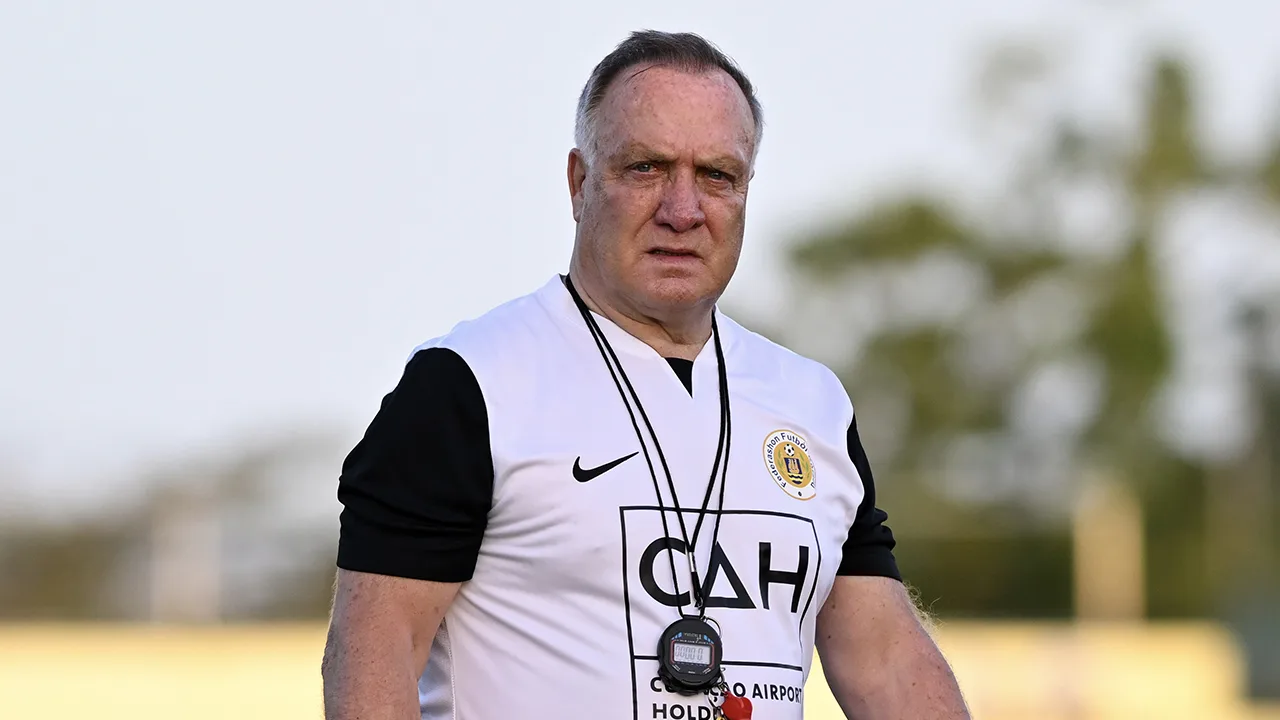 Dick Advocaat weet met Curaçao niet te winnen bij start van Gold Cup