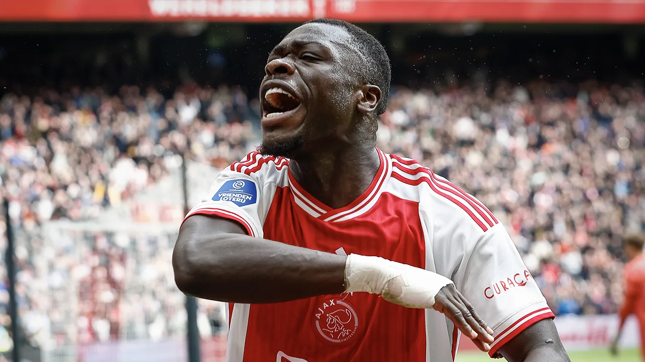 Brobbey, Traoré, Akpom en Fitz-Jim starten voor Ajax tegen PSV