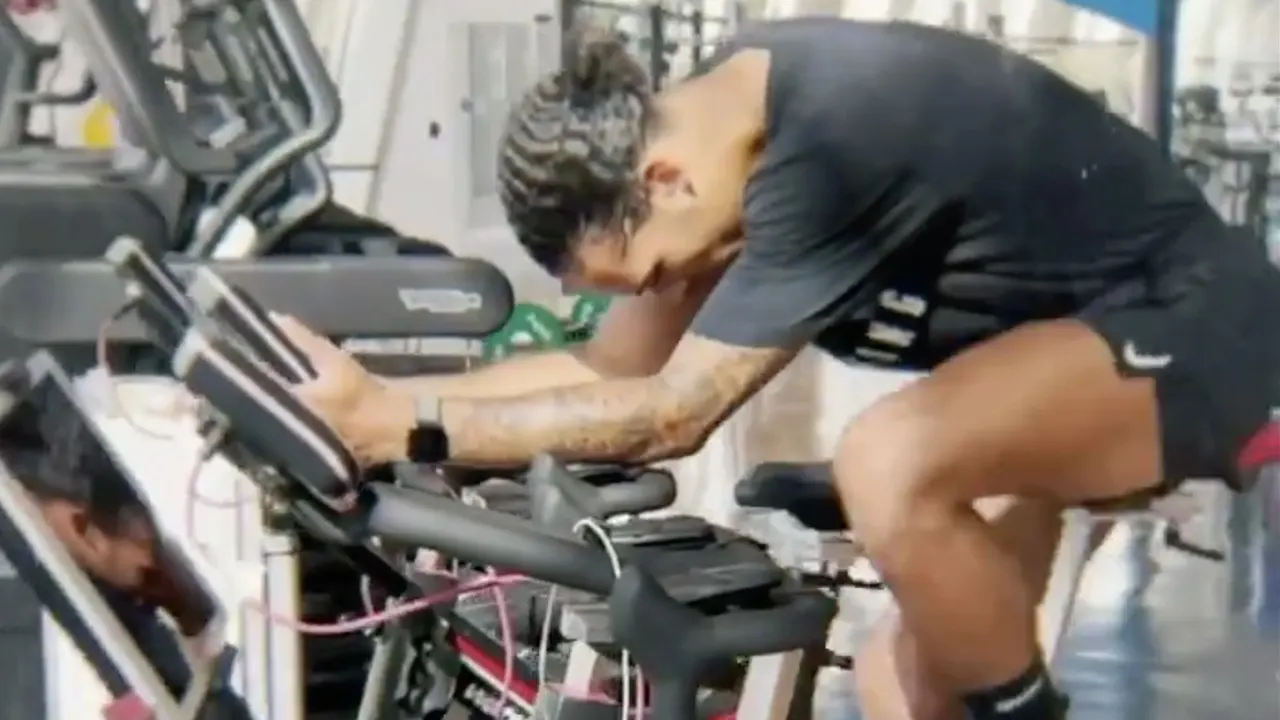 Virgil van Dijk deelt opnieuw hoopgevende beelden van herstel