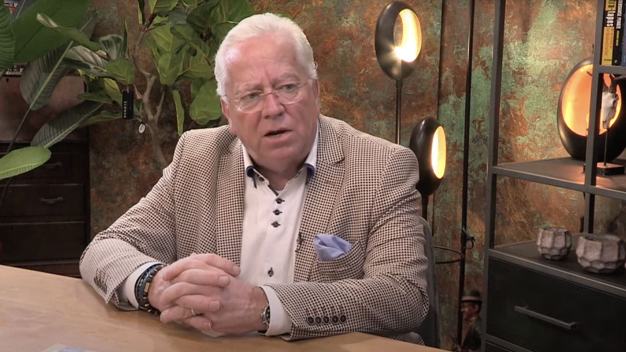 Medium voorspelt: Wie wordt er komend jaar kampioen van de Eredivisie? 