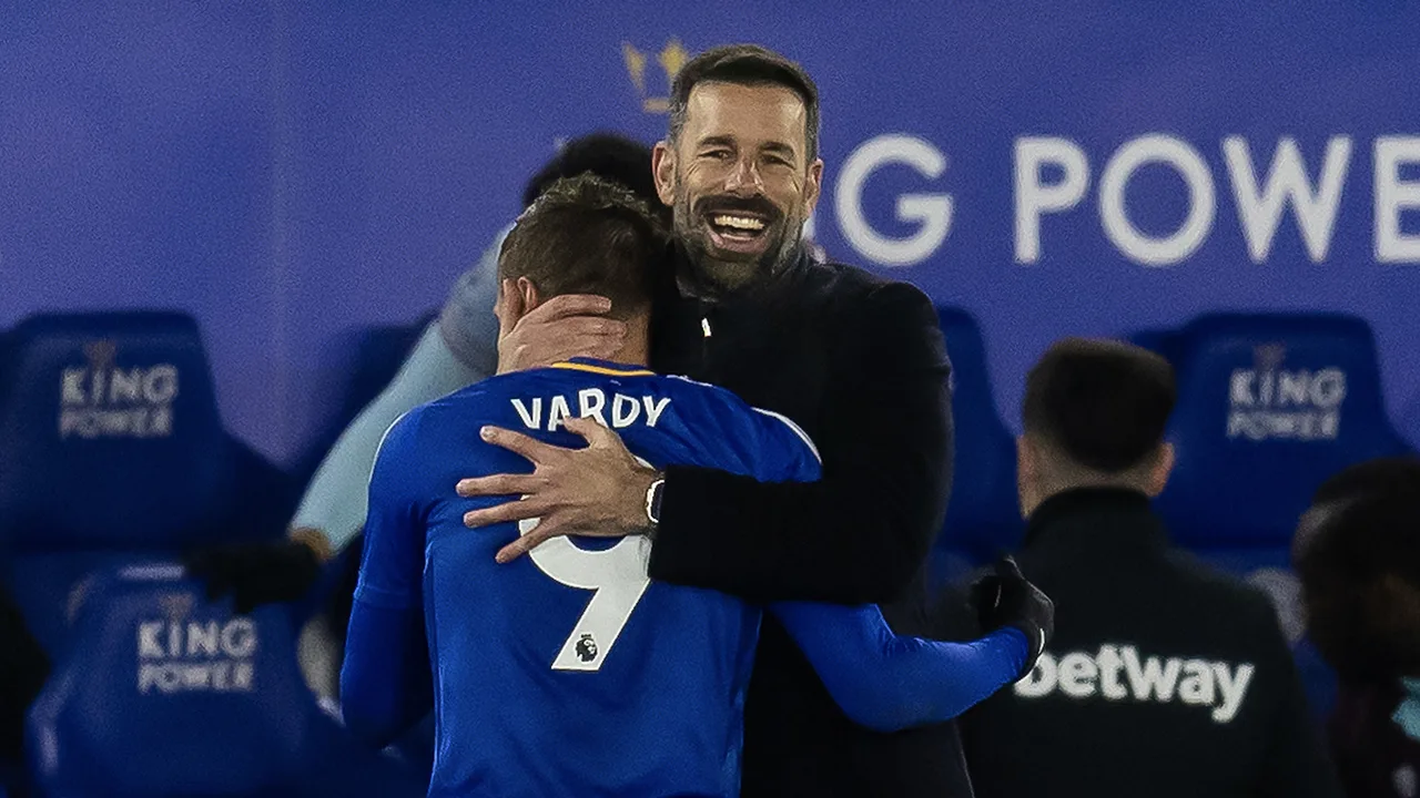 Droomdebuut Ruud van Nistelrooij met langverwachte zege Leicester City