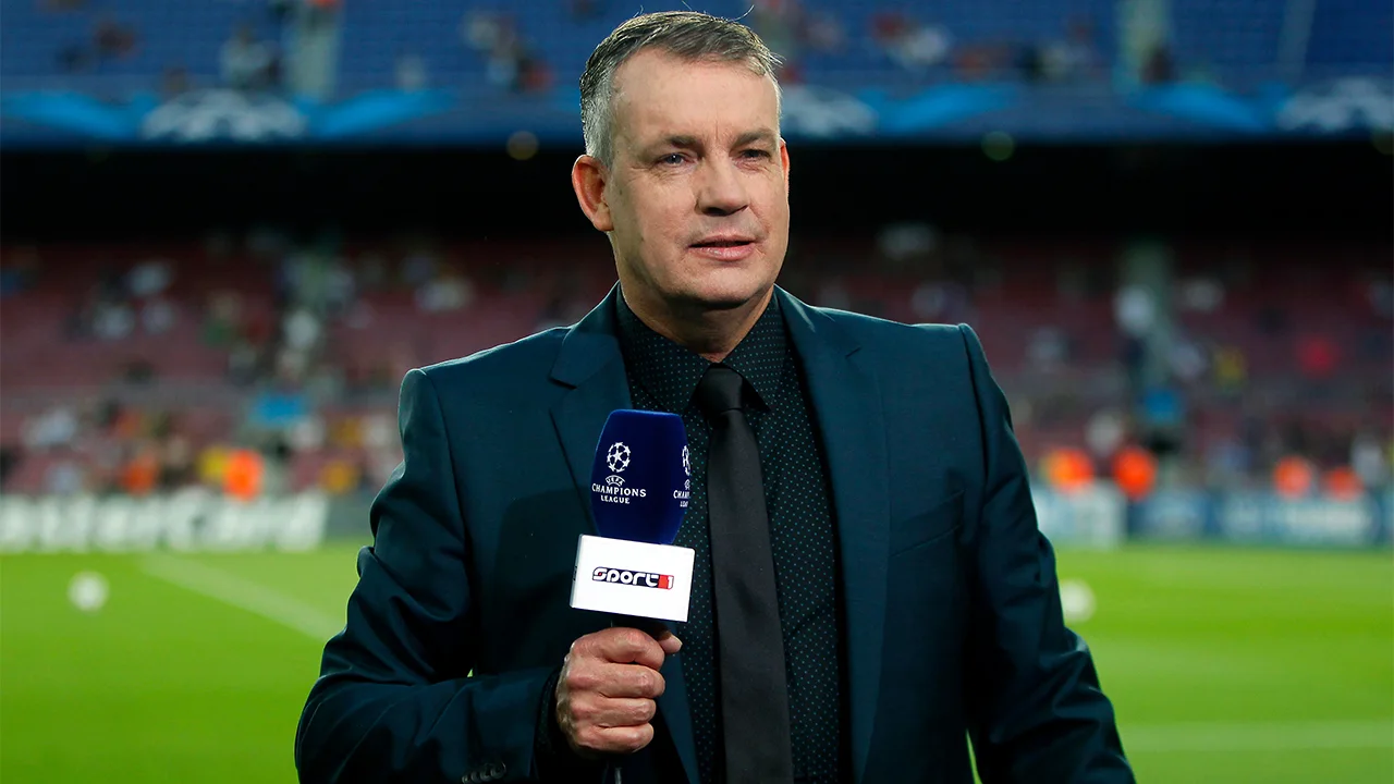 KOEKOEK! De eerste beelden van FIFA 20 met commentaar van Sierd