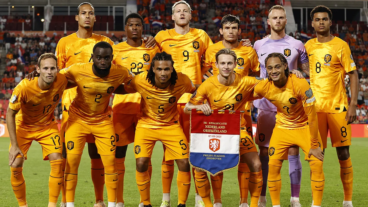 Minuut Stilte voor EK-kwalificatieduel Ierland - Nederland