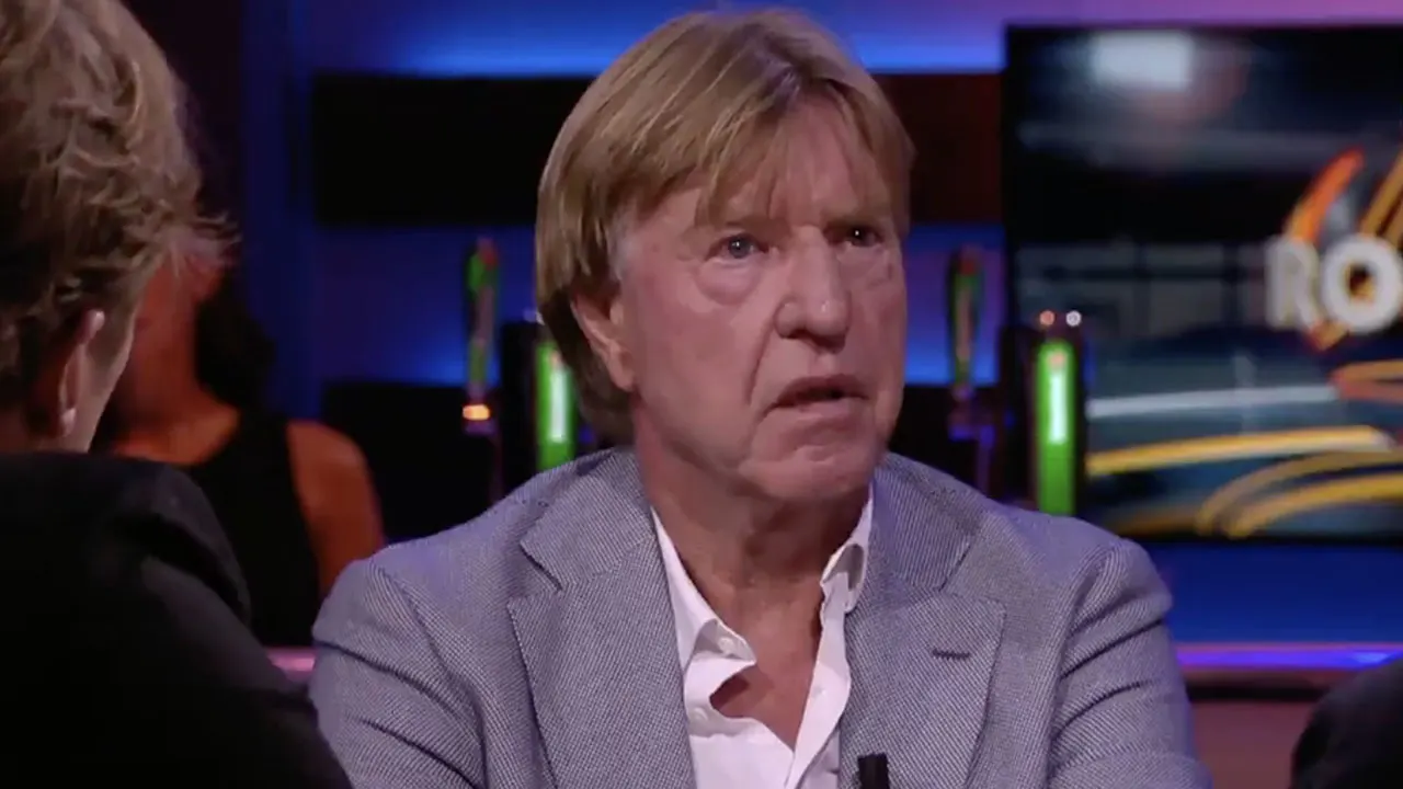 Aad de Mos zichtbaar emotioneel na horen nieuws Wim Suurbier 