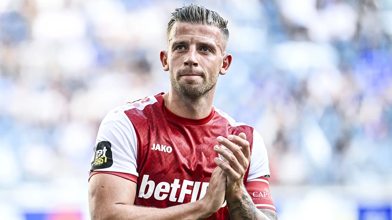 Oud-Ajacied Alderweireld kondigt voetbalpensioen aan