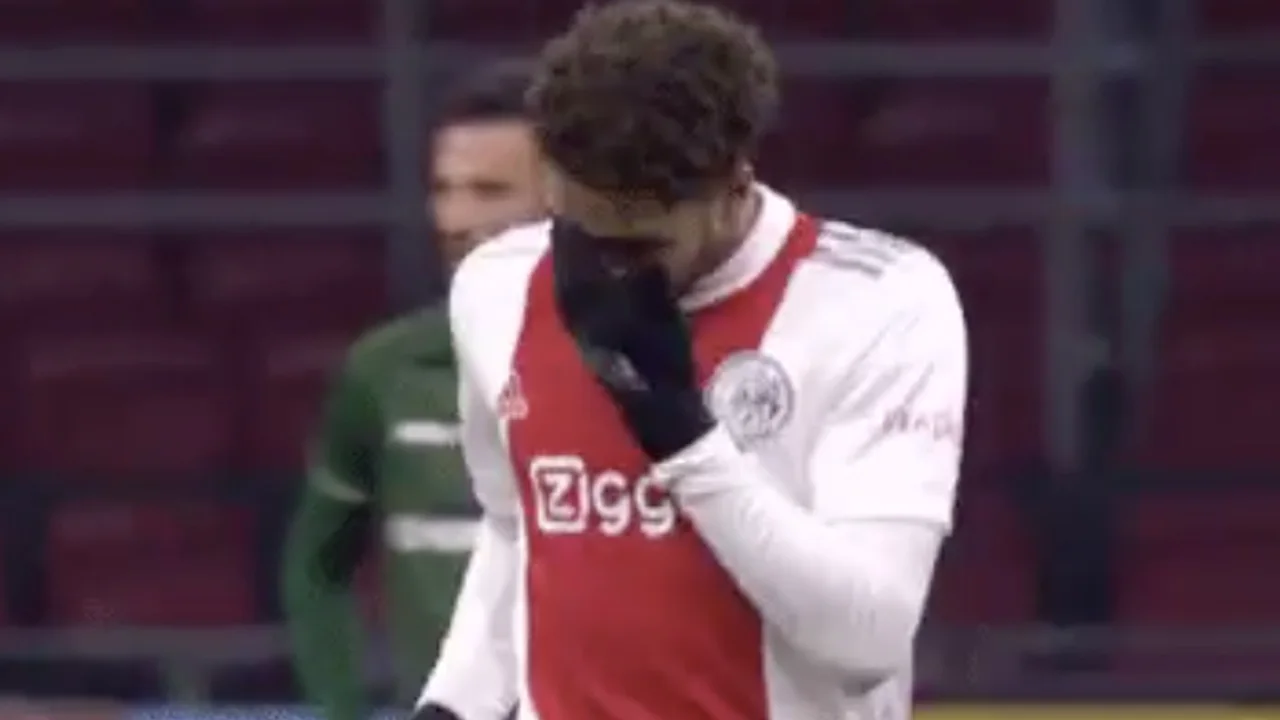 Rensch zichtbaar geëmotioneerd na doelpunt tegen Fortuna Sittard