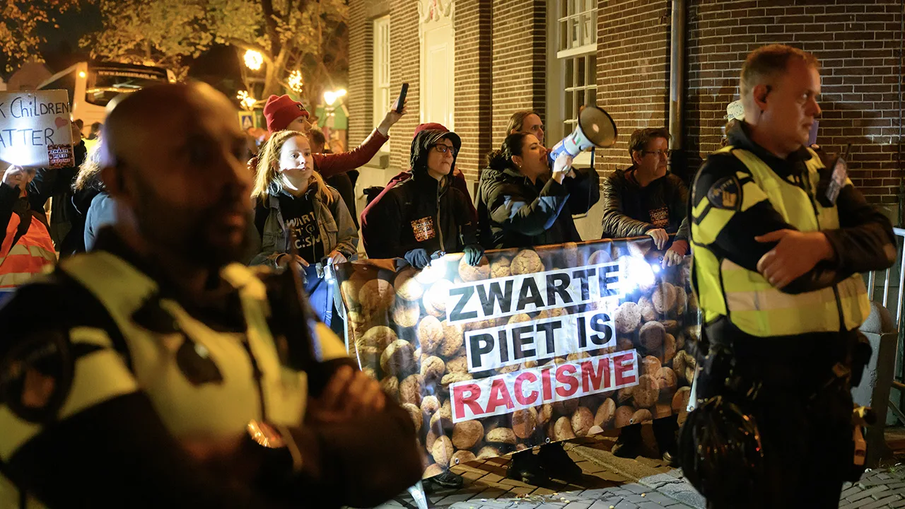 Activisten KOZP sturen 'inclusieve sinterklaaspakketten' naar scholen Staphorst