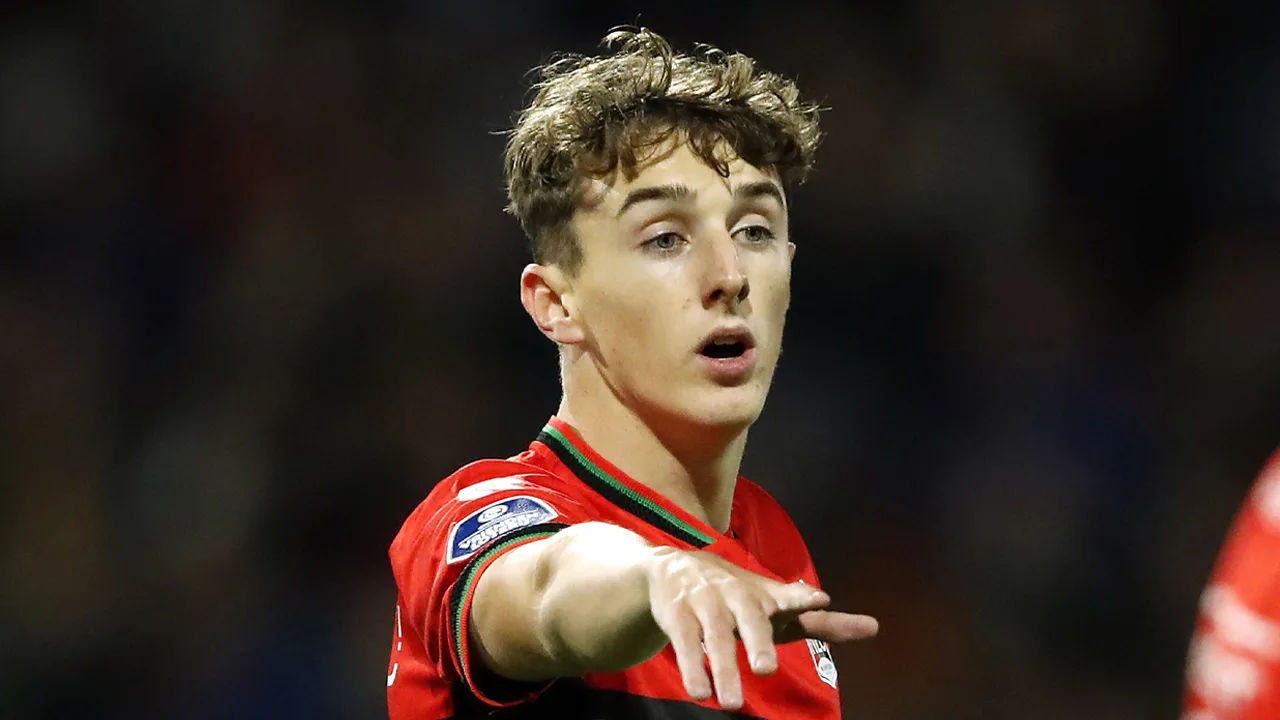 'Transferpoging NEC mislukt: Ajax haalt Youri Baas terug naar Amsterdam'