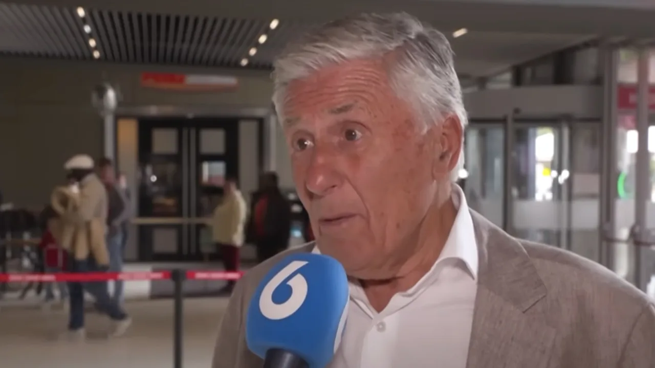 Crisis bij Ajax doet Sjaak Swart veel pijn: ‘Dit heb ik nog nooit meegemaakt, zó slecht!’