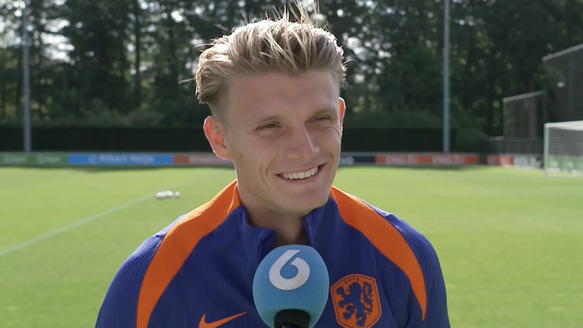 Neemt Sem Steijn de vrije trappen ook bij Oranje? 'Eerst even kijken hoe dat zit hier!'