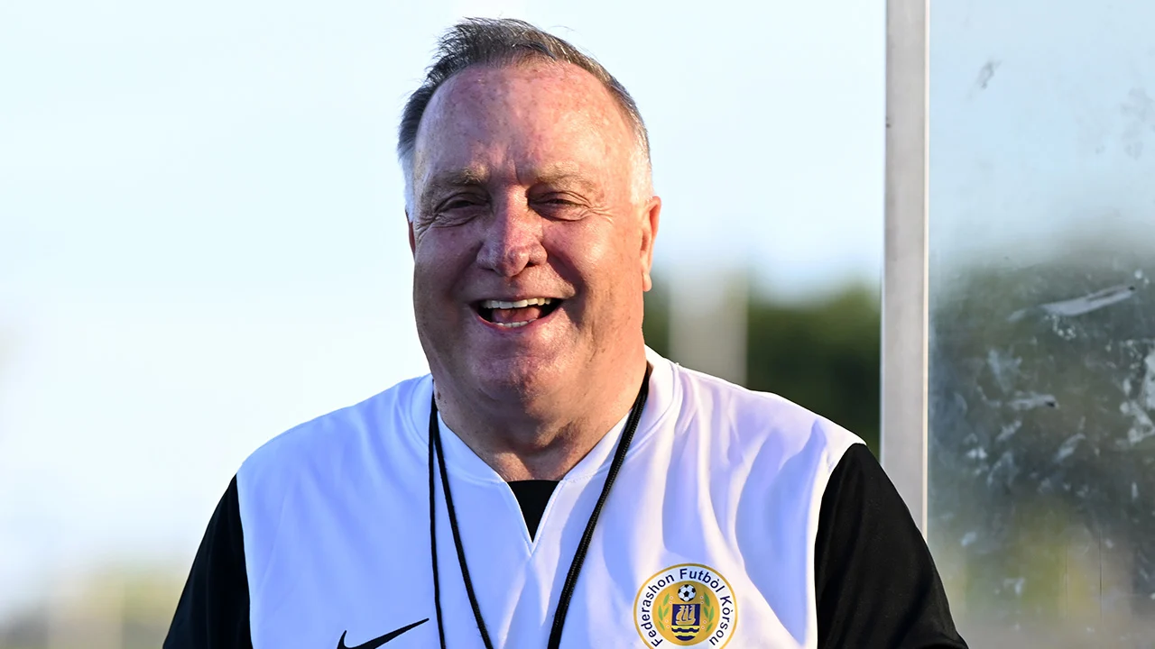 Dick Advocaat met Curaçao aan kop in WK-kwalificatie na zege op Jamaica