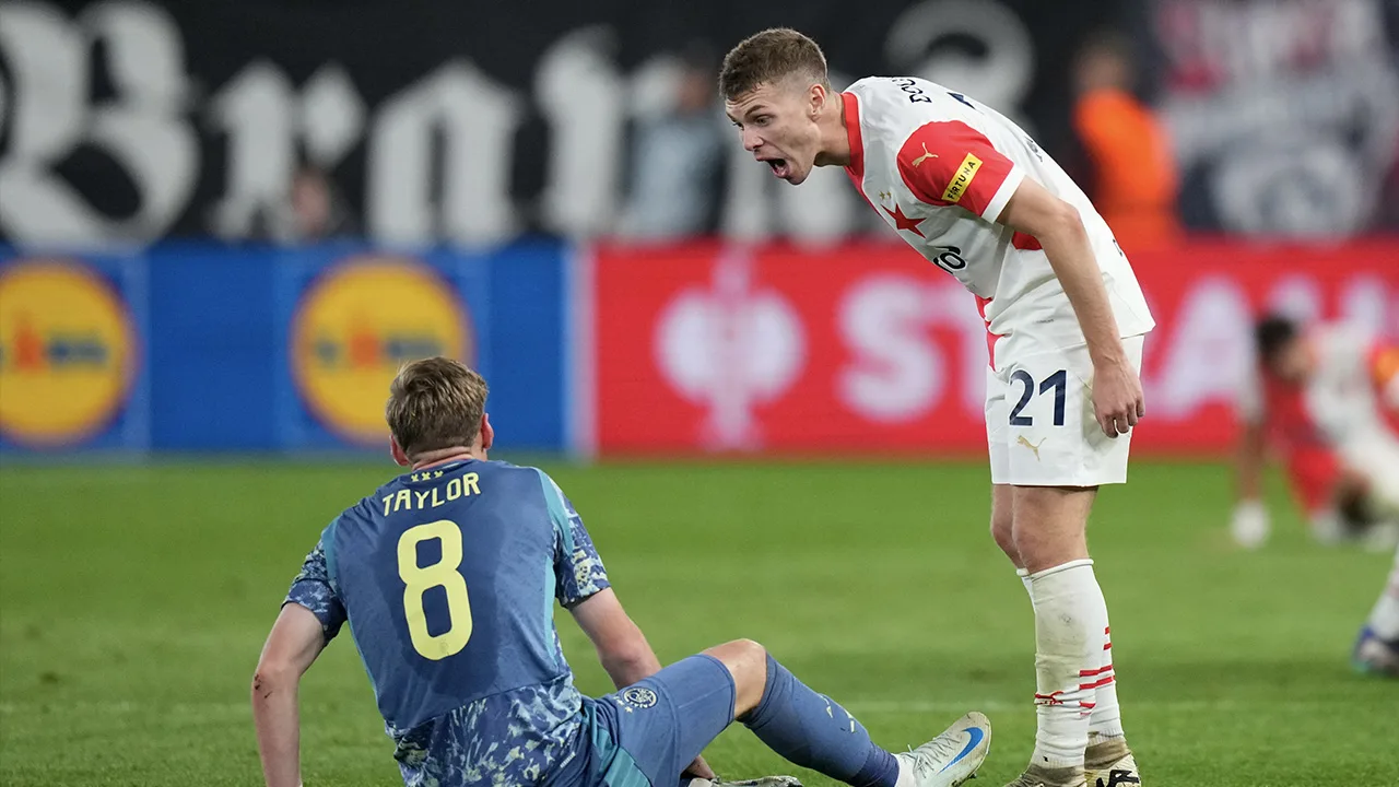 Slavia Praag ergerde zich aan Ajax: 'Ze kwamen hier om op de grond te liggen'