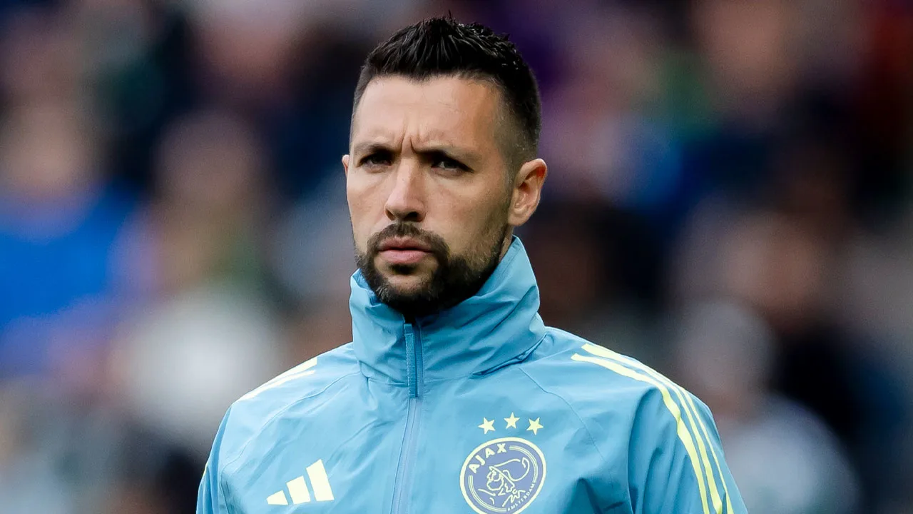  Ajax verspeelt koppositie in voorlaatste speelronde aan PSV