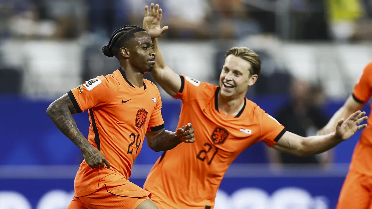 Videogoals: Summerville zet Oranje in doelpuntrijke tweede helft op voorsprong