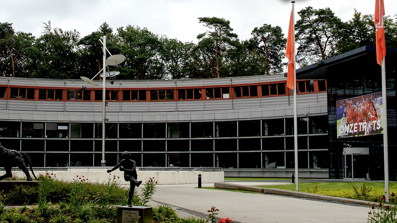 Weer meer voetballende vrouwen, maar ledenaantal KNVB slinkt