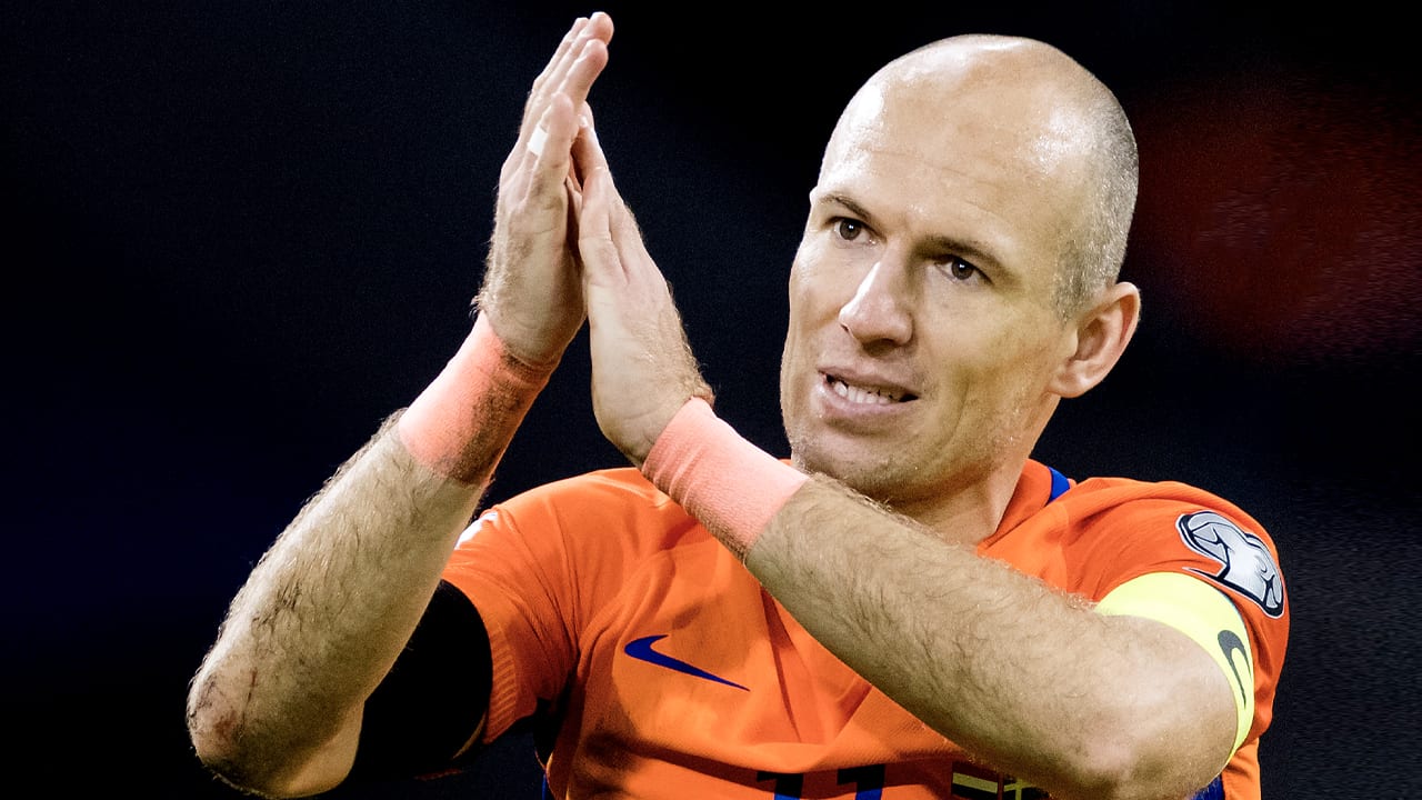 Robben beschikbaar voor Oranje? 'Dat is nog even een brug te ver'