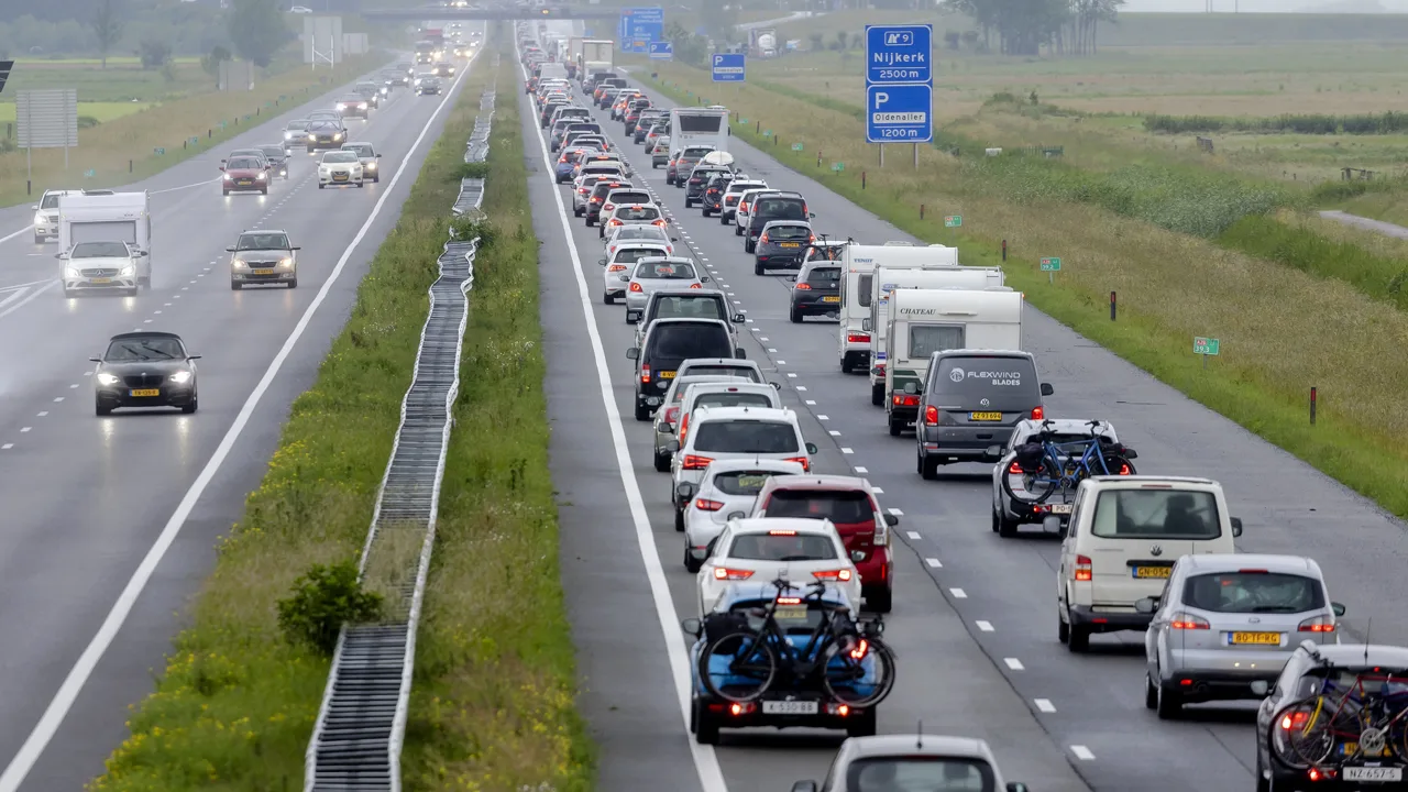 'Kabinet kijkt naar 'onconventionele maatregelen' om automobilist tegemoet te komen'