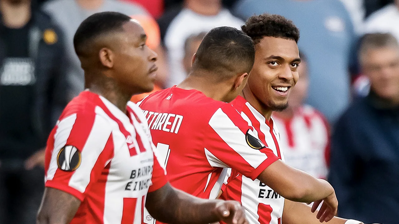 Malen, Bergwijn en Ihattaren ontbreken bij PSV tegen AZ