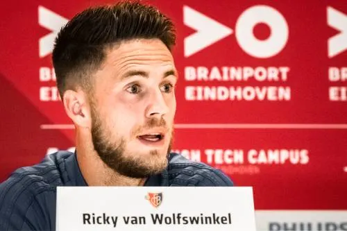 Goed nieuws: Van Wolfswinkel traint na hersenoperatie weer voluit