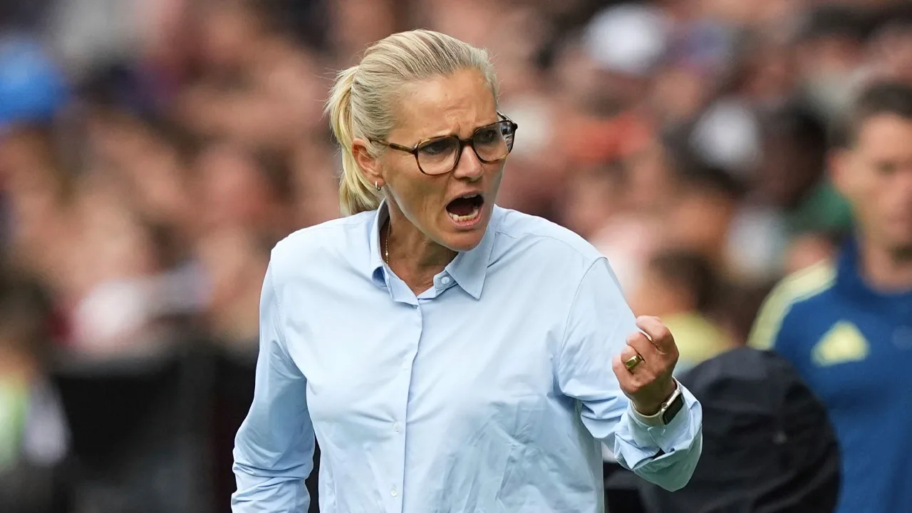  Sarina Wiegman prolongeert met Engelse voetbalsters Europese titel