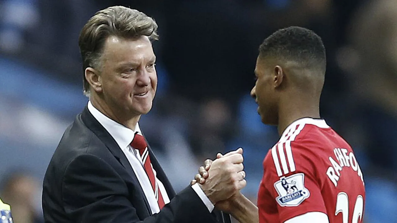 Rashford moest Van Gaal wekelijks boete betalen: 'Ik had maar twaalf minuten!'