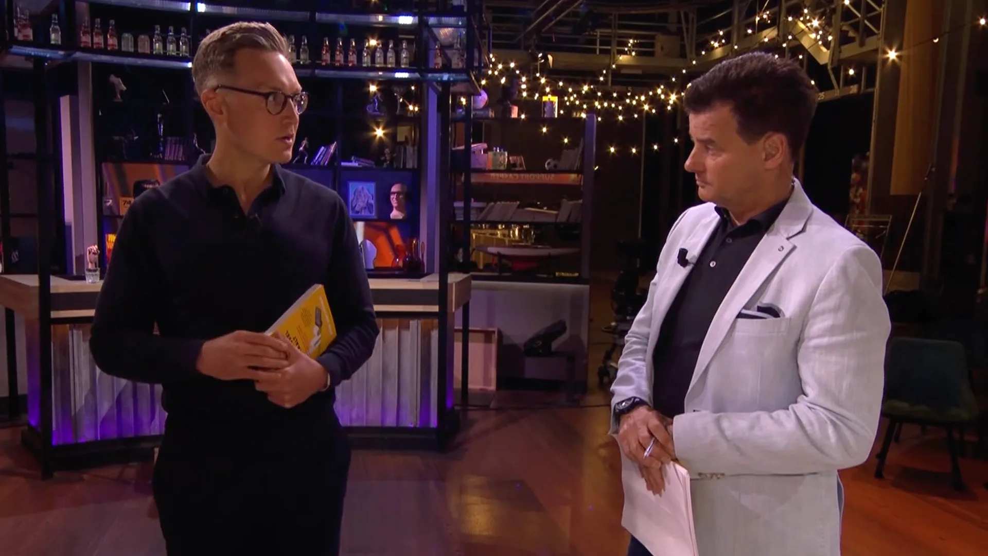 Econoom Jona van Loenen is het oneens met Johan Derksen: 'Dat gaat niet gebeuren...'