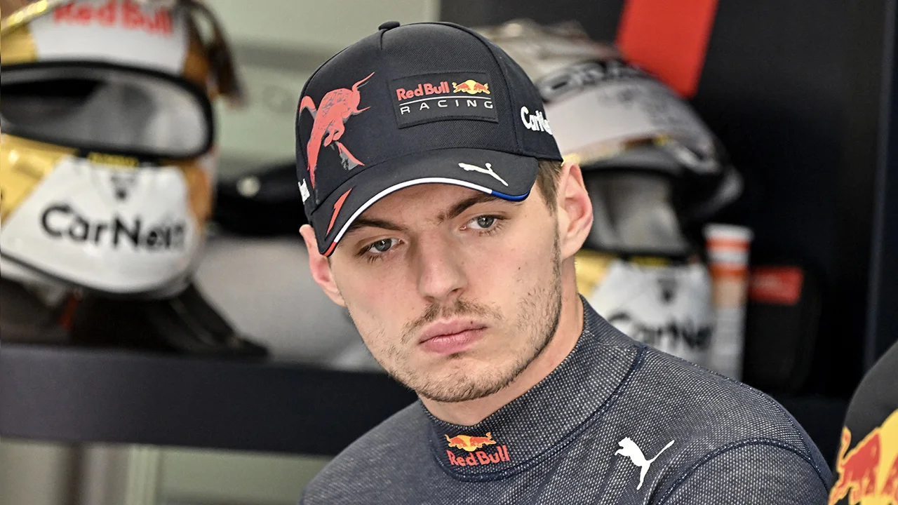 Max Verstappen verbolgen door wedstrijdleiding: ‘Alsof we amateurs zijn’