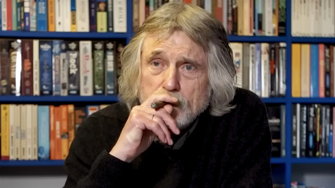 Johan Derksen krijgt zomercolumn in De Telegraaf