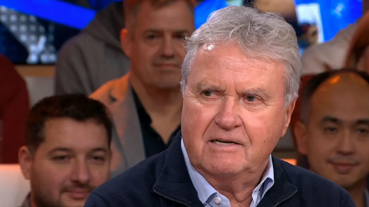 Guus Hiddink staat open voor bondscoachschap op WK: 'Ik houd mijn telefoon open!'