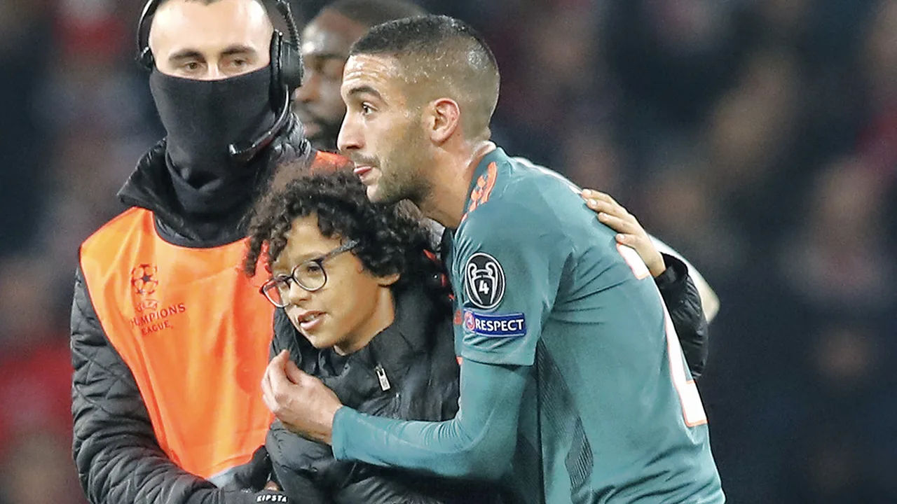 Ziyech start zoektocht naar 'veldbestormer' Lille-Ajax