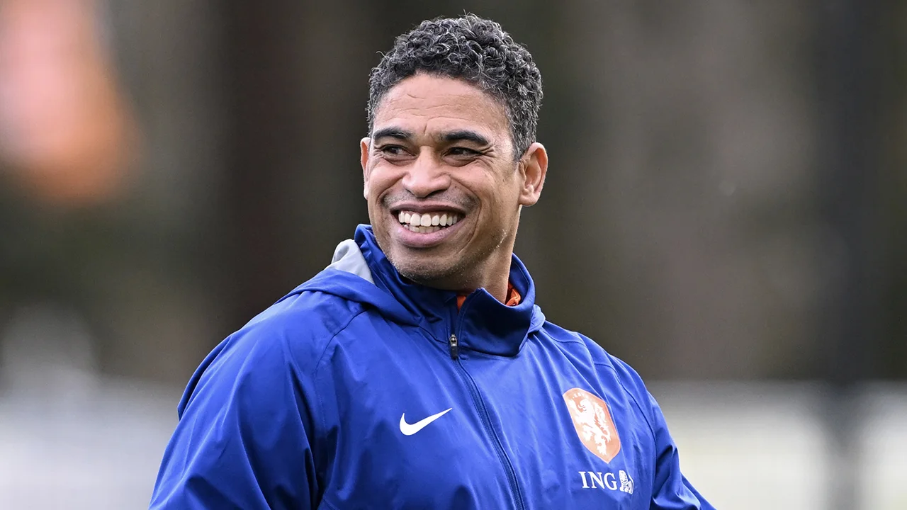 Reiziger wordt niet opvolger van Farioli bij Ajax: bondscoach Jong Oranje verlengt contract bij KNVB