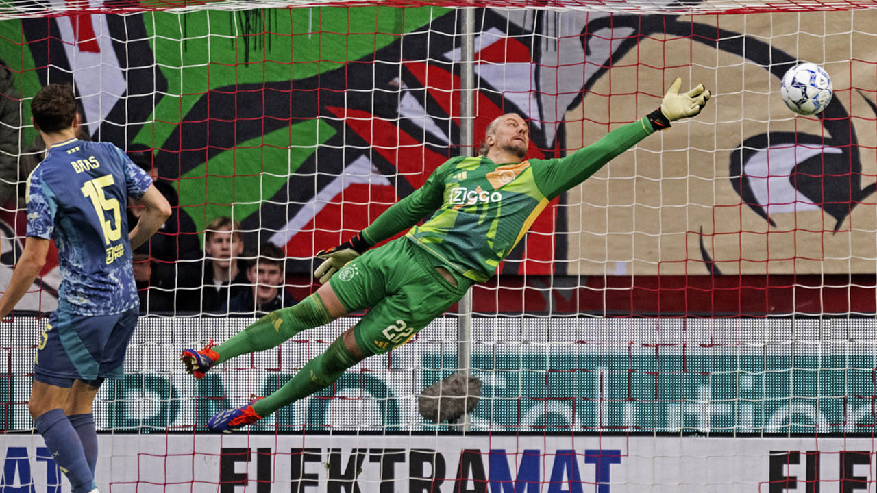 'Ik vind de tweede treffer van Vlap tegen Ajax eigenlijk een keepersfout van Pasveer'