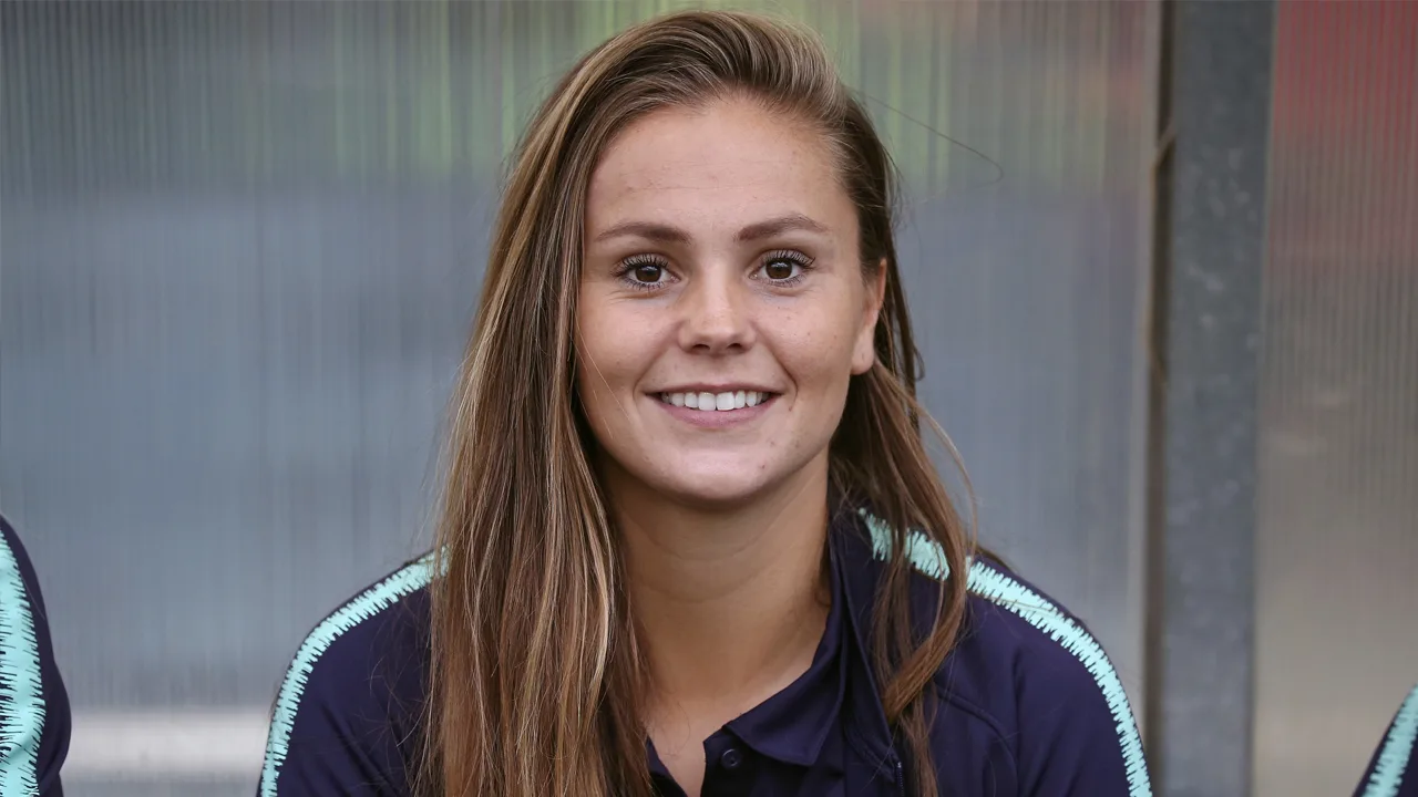 Lieke Martens scoort in eerste Clásico voor vrouwen