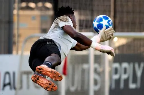 Onana doet gewoon zijn werk bij Ajax