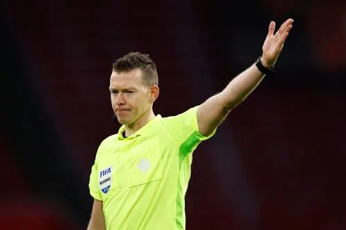 Feyenoord - AZ onder leiding van scheidsrechter Lindhout