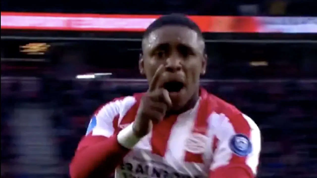 Bergwijn draagt doelpunt op aan Ihattaren: 'Voor jou, Mo!'