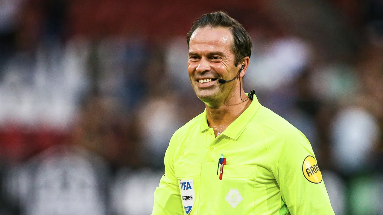 Supporter waagt laatste poging bij Bas Nijhuis: 'U kunt vast wel wat regelen voor mij?'