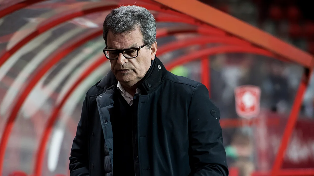 Technisch directeur Van Leeuwen vertrekt bij FC Twente