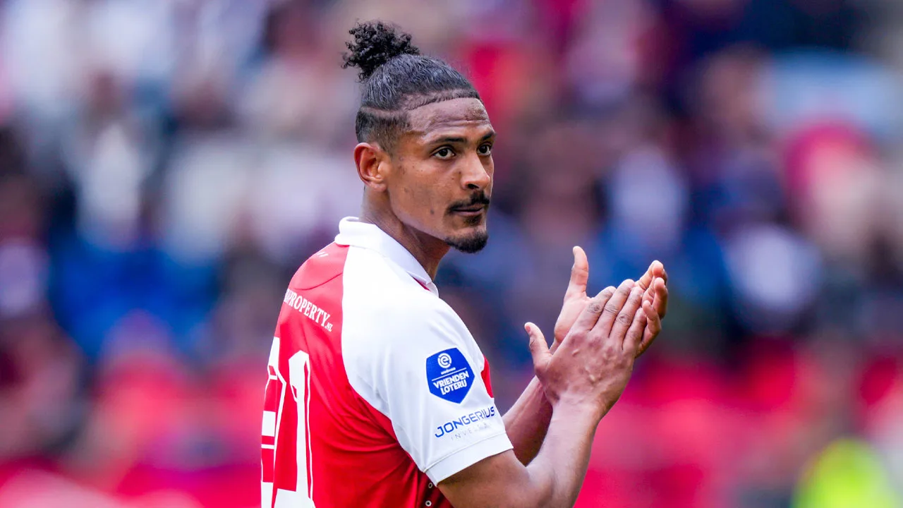  FC Utrecht blijft dankzij kunststukje van Haller in spoor van Feyenoord om plek drie
