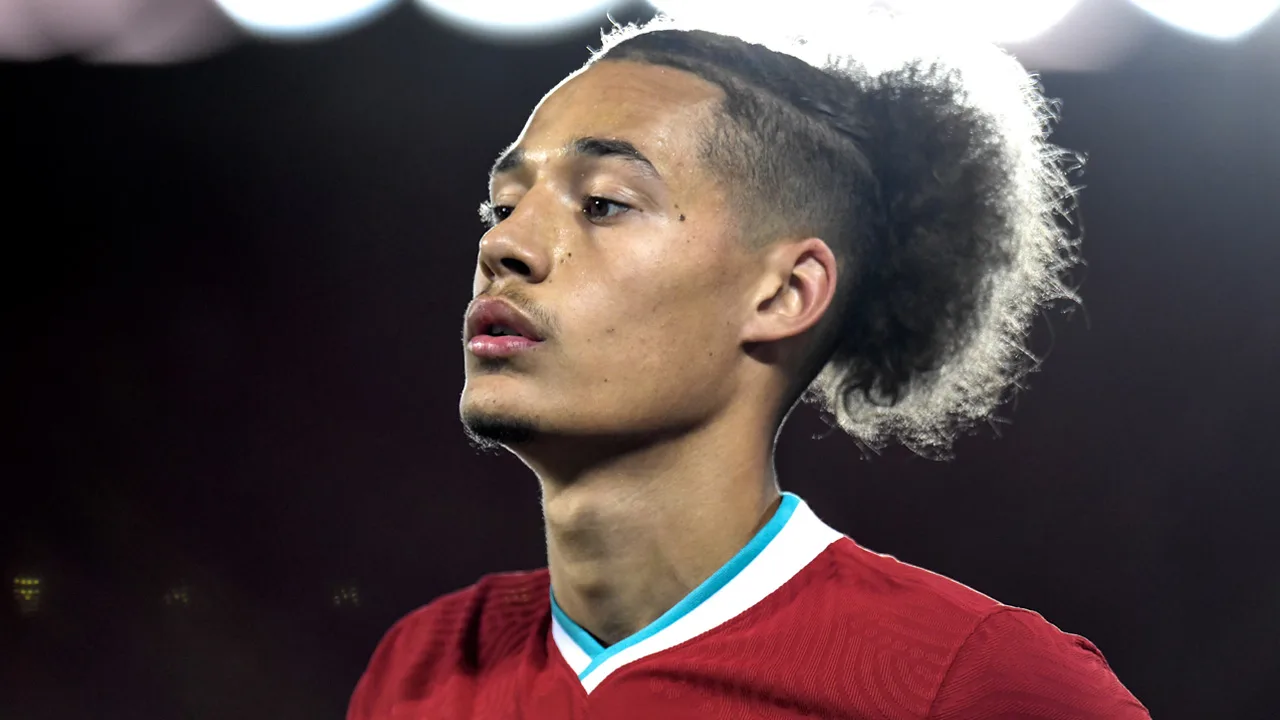 Klopp looft vervanger Van Dijk: 'Je zou hem eens moeten zien in de kleedkamer'