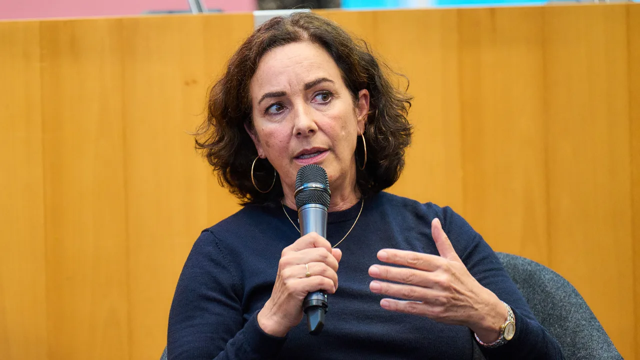 Femke Halsema op dag van herdenking en protest: 'Houd elkaar heel'