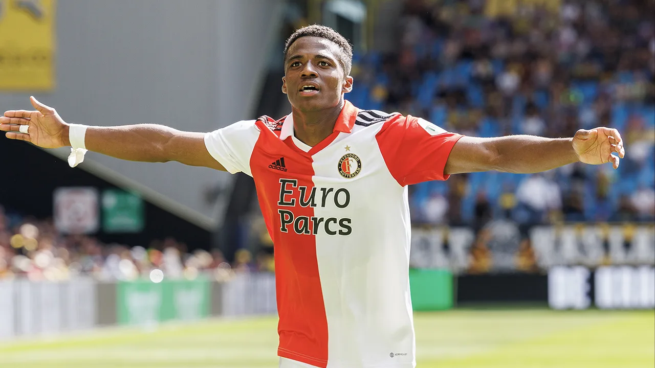 Feyenoord loopt na rust ver weg bij Vitesse en wint ruim in Arnhem 